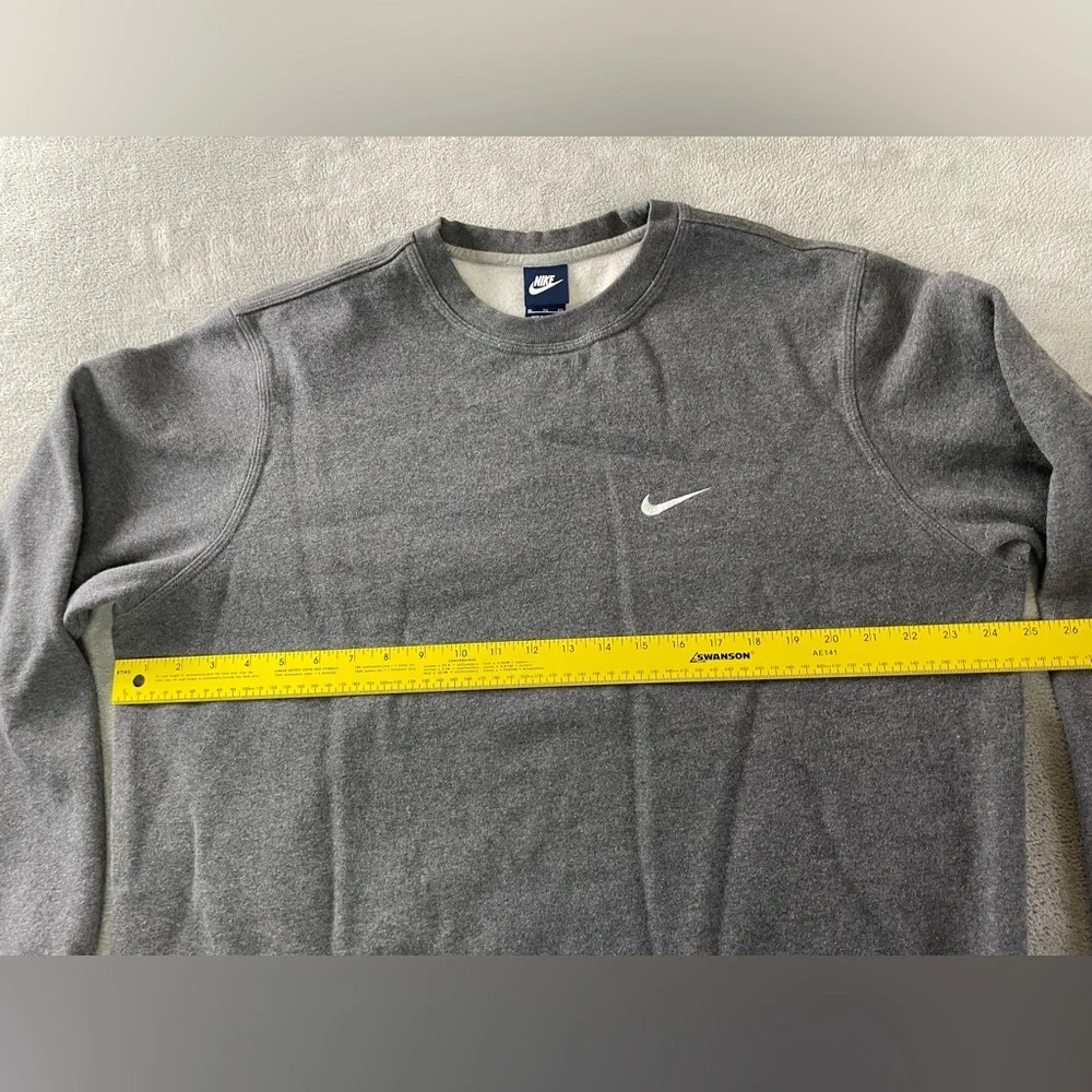 Nike Swoosh Grey Crewneck Sweatshirt Mens XL Embroidered Logo - Picture 5 of 14
